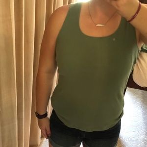 Super simple ribbed green tank top